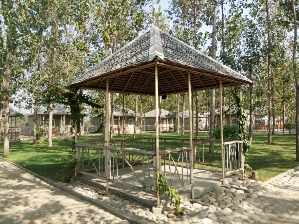 Anand At The Satluj Hotel Anandpur Sāhib Kültér fotó