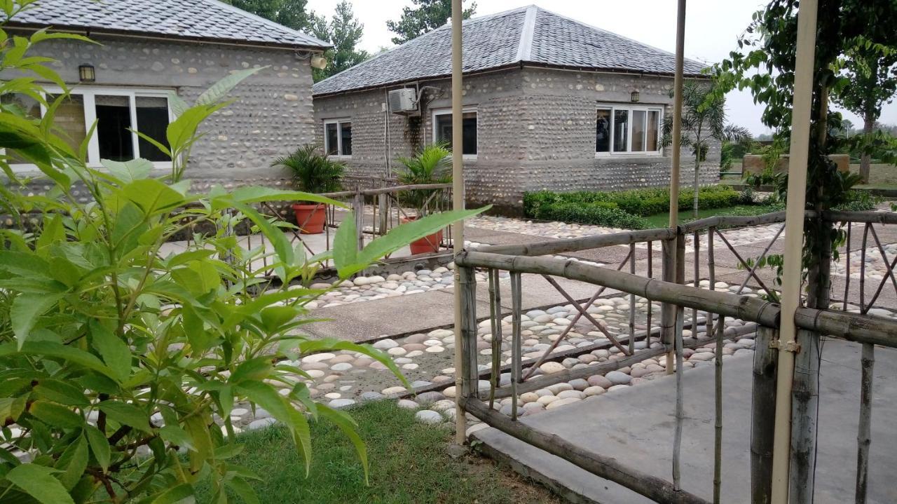 Anand At The Satluj Hotel Anandpur Sāhib Kültér fotó